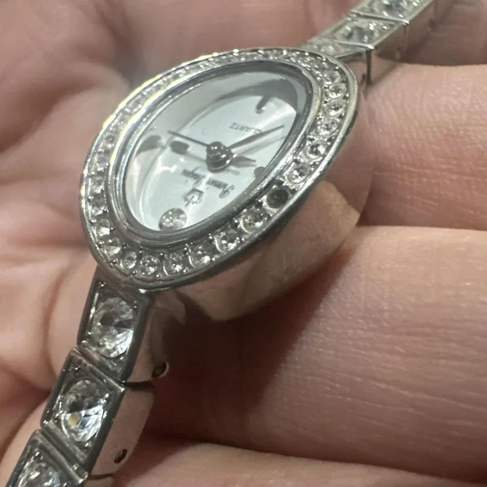 Runs Premier‎ Designs Silver Rhinestone Watch 20mm Fit 7.25 Missing One Crystal